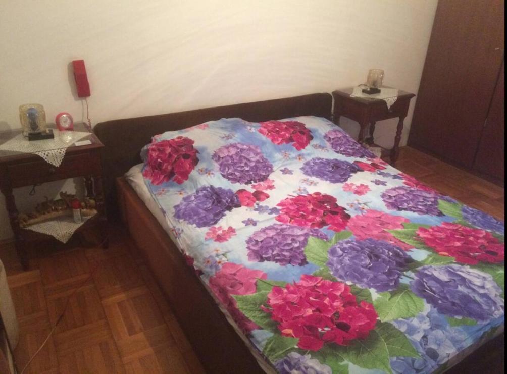 Private Room In A Shared Apartment In The Center Of バール エクステリア 写真